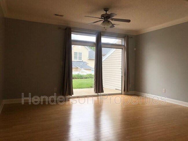 Foto del edificio - 1513 Sylvia Ct