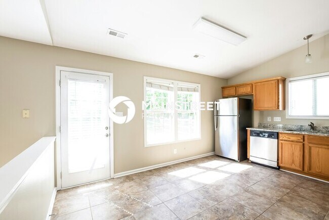 Building Photo - 3 Bedroom Pet-Friendly Home in Charlotte, ...