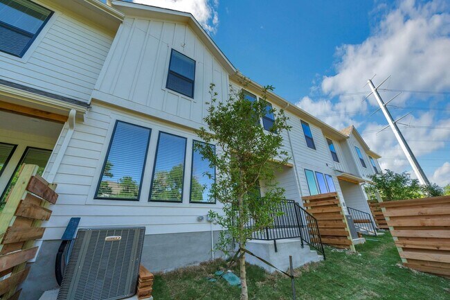 Foto del edificio - Brand New!!! Modern Townhomes in Bella Vis...