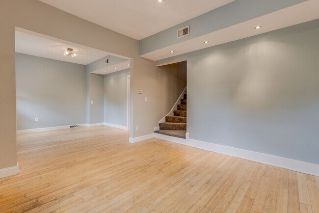 Building Photo - 2319 Berg St