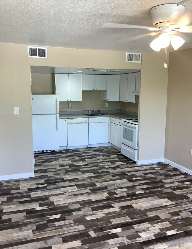 The Hillsides Apartments in Peoria Heights, IL