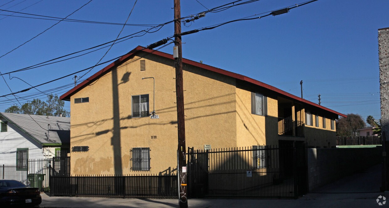Primary Photo - 4621 Lomita St