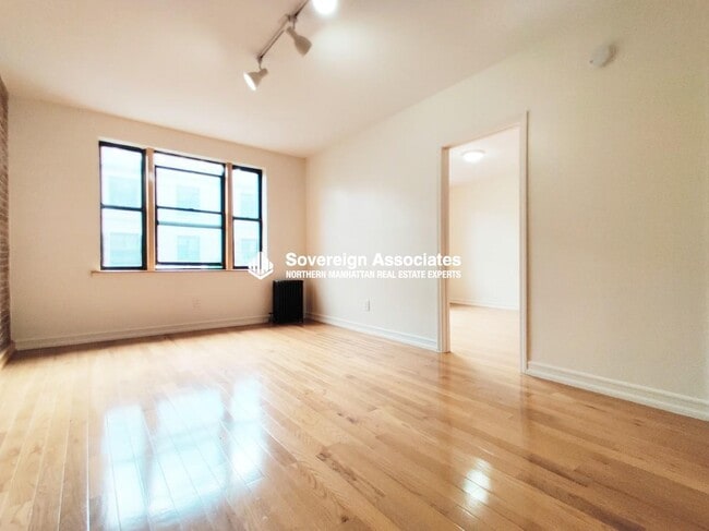 Building Photo - 715 W 172nd St