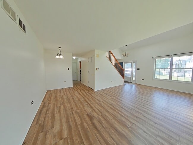 Building Photo - 3524 Willowview Ct