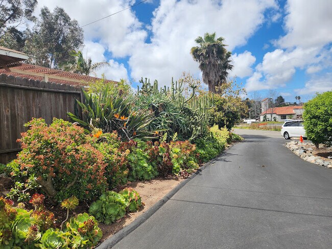 Building Photo - 320 Park Ave