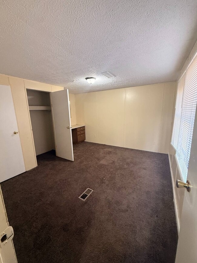 Foto del edificio - 47 Kimberly Ln