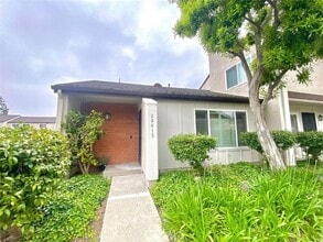 Building Photo - 28615 Friarstone Ct