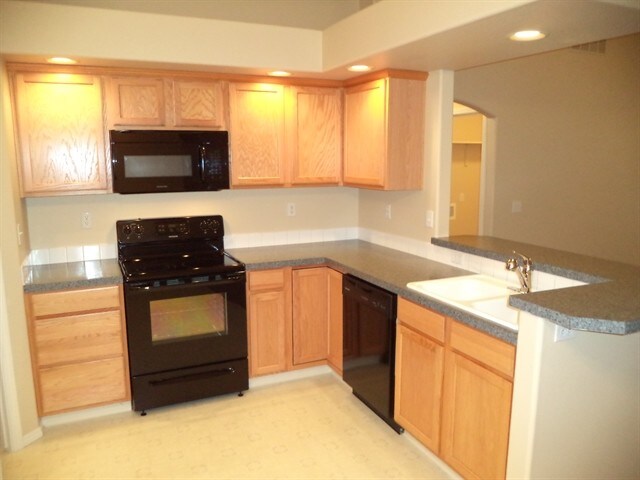 Foto del edificio - 684 E Full Moon St