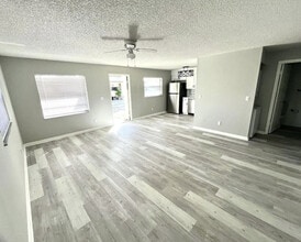 Building Photo - Canterbury Place Apartments