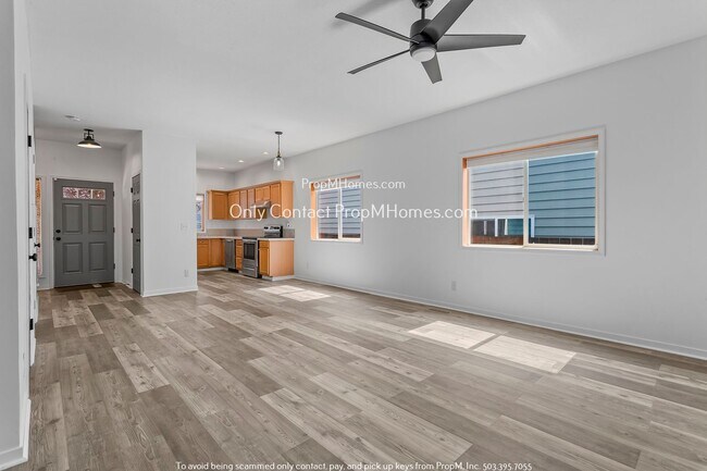 Building Photo - Three Bedroom Retreat with Open-Concept Living and Modern Finishes!