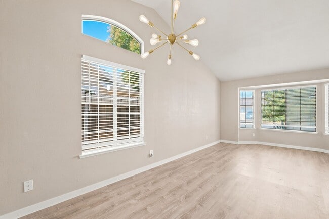 Building Photo - 8034 Fairlands Way