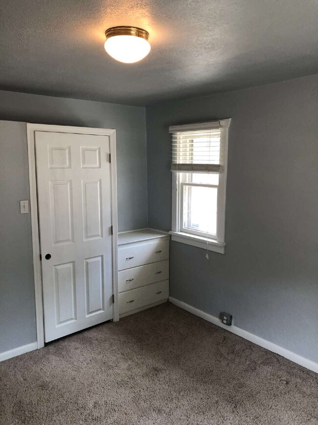 Foto del edificio - 450 E 300 N