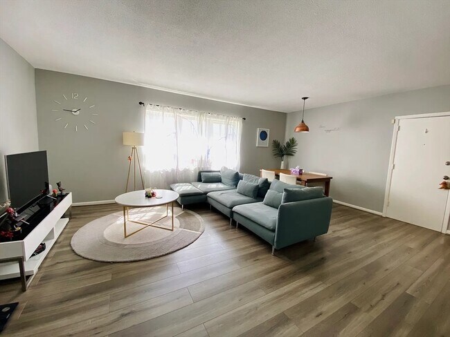 Foto del edificio - 43 Lake Shore Ct