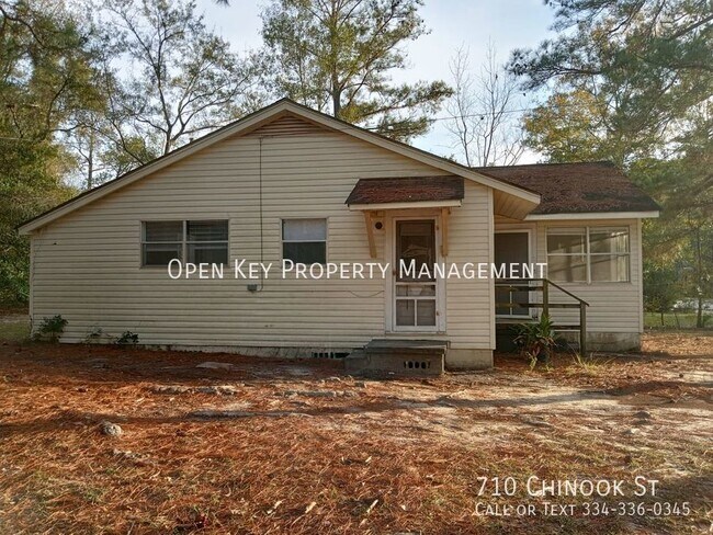 Building Photo - 710 Chinook St