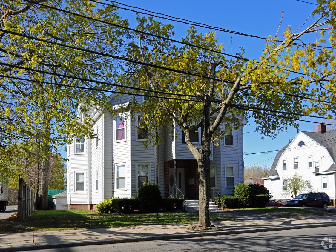 Building Photo - 403 Crescent St