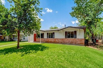 Building Photo - 4908 Gladeview Dr