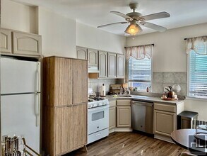 Building Photo - Gorgeous 1.5 bedroom in Maspeth