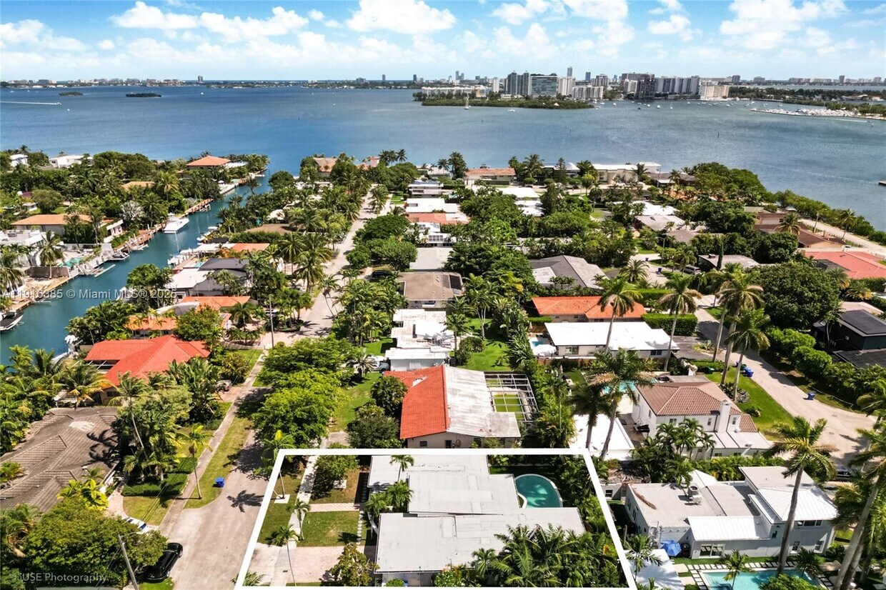 Foto principal - 1120 NE 86th St