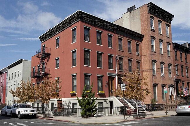 Building Photo - 700 Bloomfield st