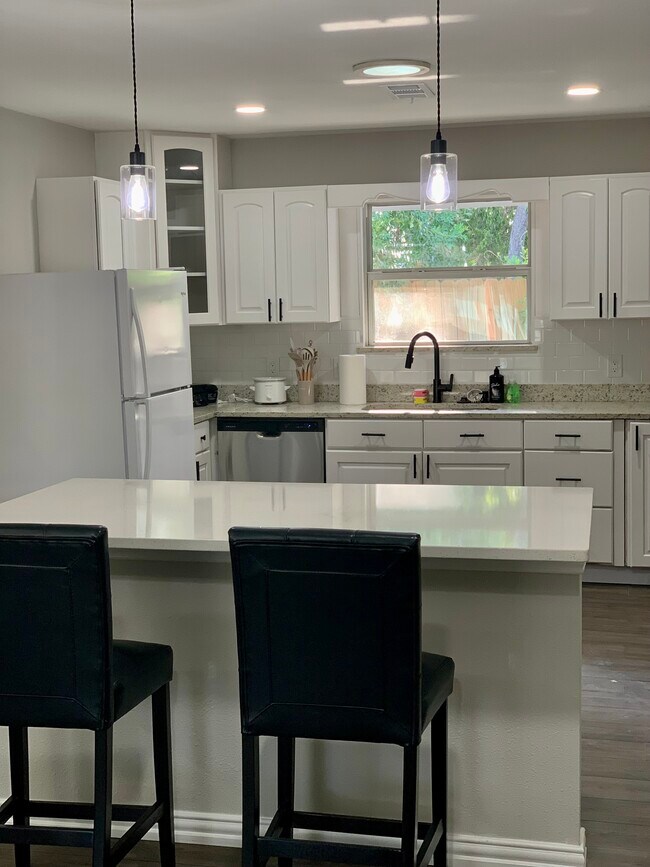 Building Photo - 9459 Green Terrace Dr