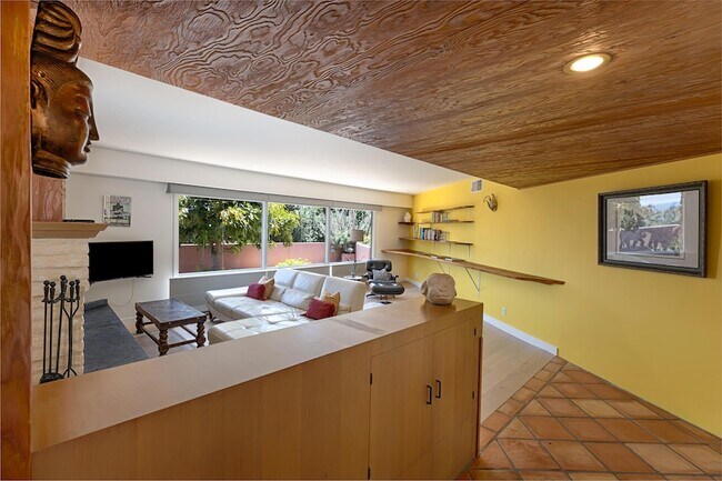 Building Photo - 1576 Eucalyptus Hill Rd
