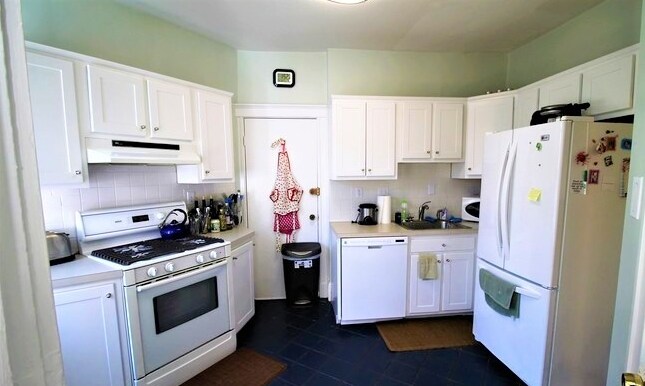 Primary Photo - 54 Dwight St