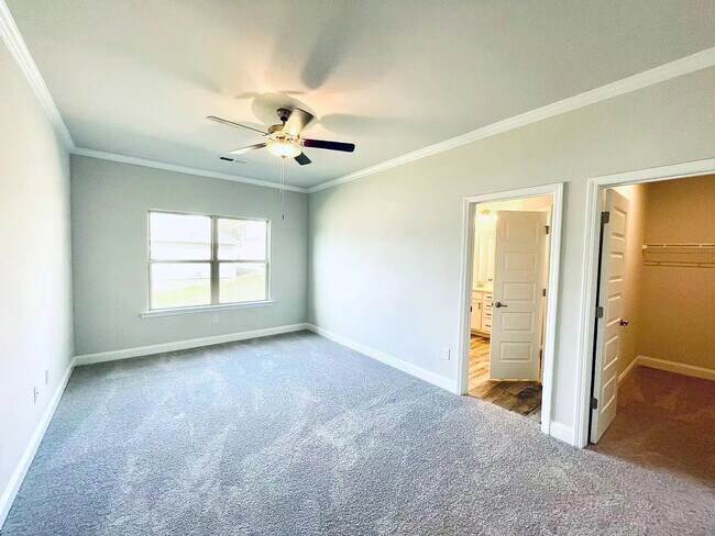 Building Photo - 2204 Remington Dr