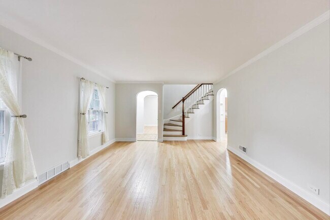 Foto del edificio - 537 N Washington St