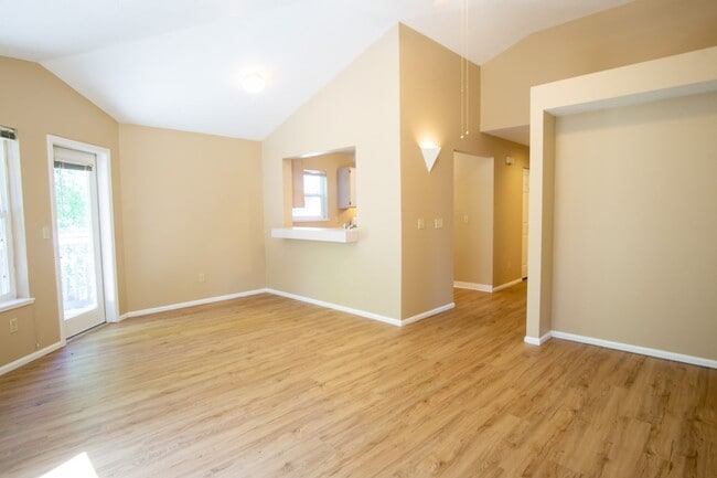 Photo - 236 SW Meade St #04 Apartment