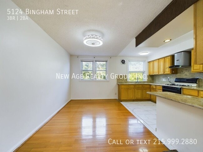 Building Photo - 5124 Bingham St