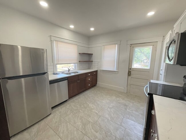 Building Photo - PRE-LEASING