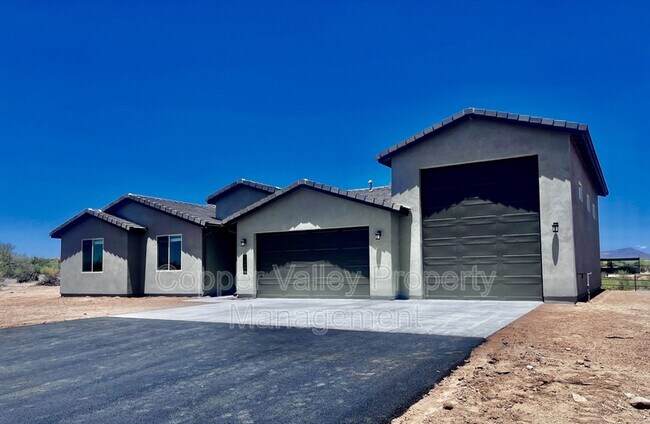 Building Photo - 13848 E Barwick Dr