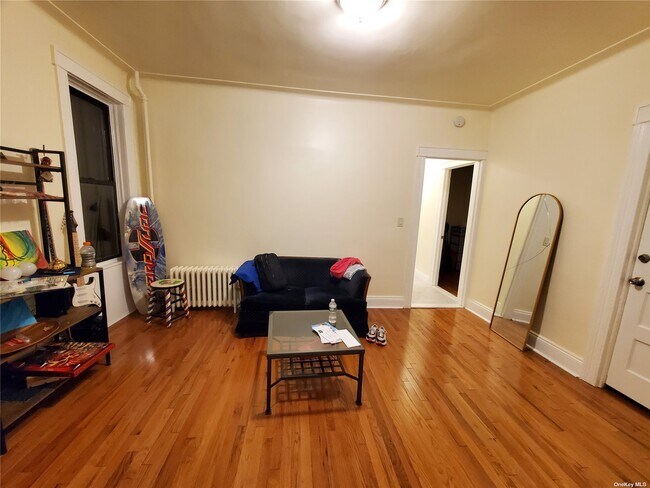 Foto del edificio - 30-04-3047 47th St