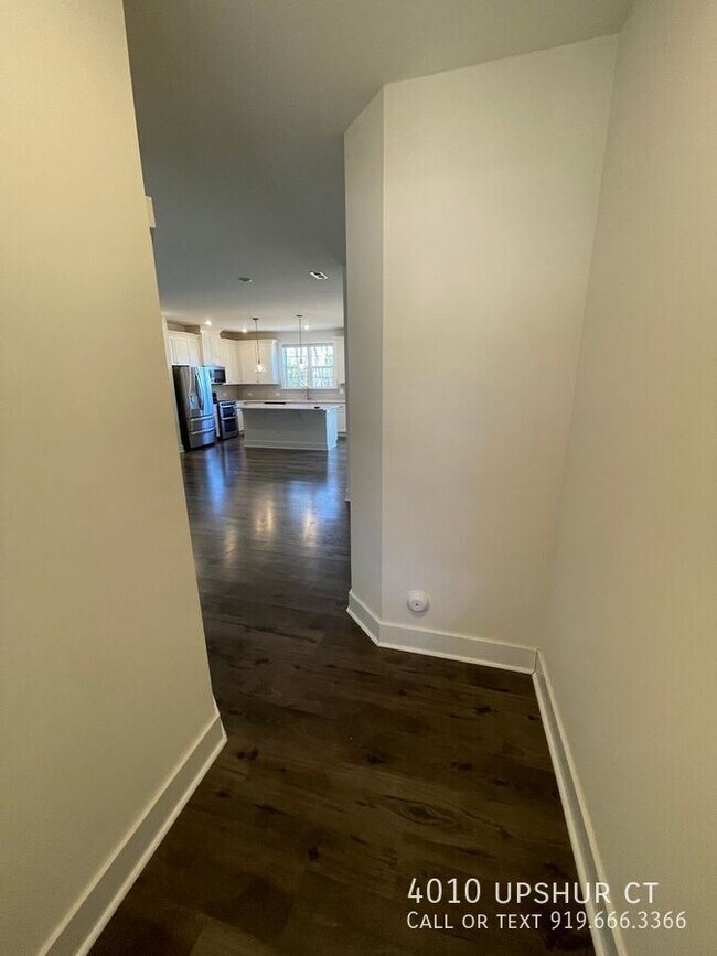 Foto del edificio - 4010 Upshur Ct