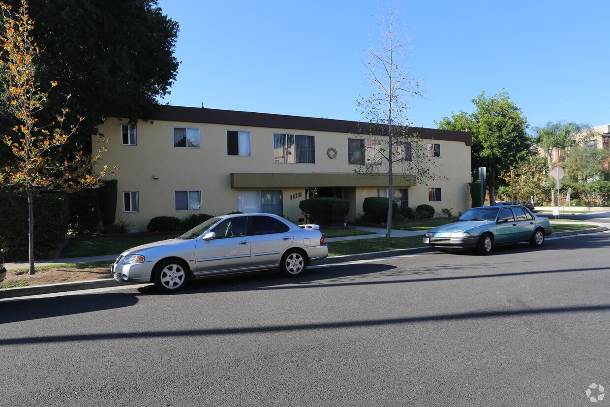 Building Photo - 1110 E Doran St