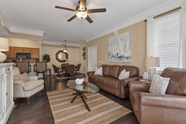 Building Photo - 3202 Myrtlewood Cir E