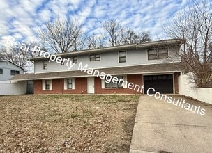 Building Photo - 1412 Cherokee St