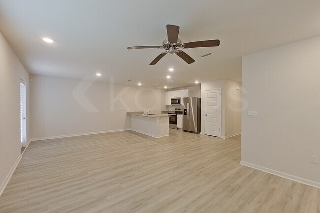 Building Photo - 124 Swallowtail Ln