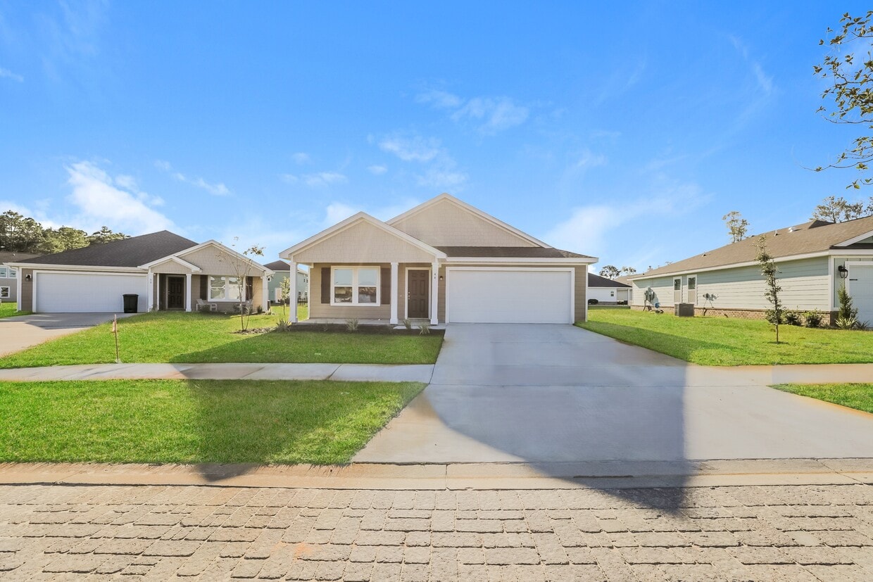 Primary Photo - 560 Riverwalk Cir