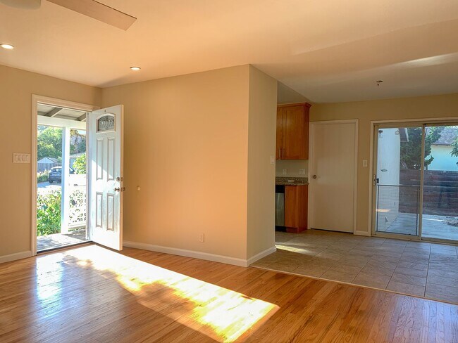 Foto del edificio - Single level 3 Bedroom Home on a Spacious Corner Lot!