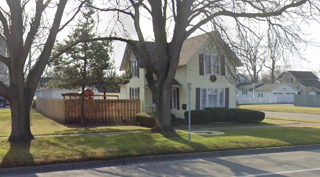 Primary Photo - 237 Fairbanks St