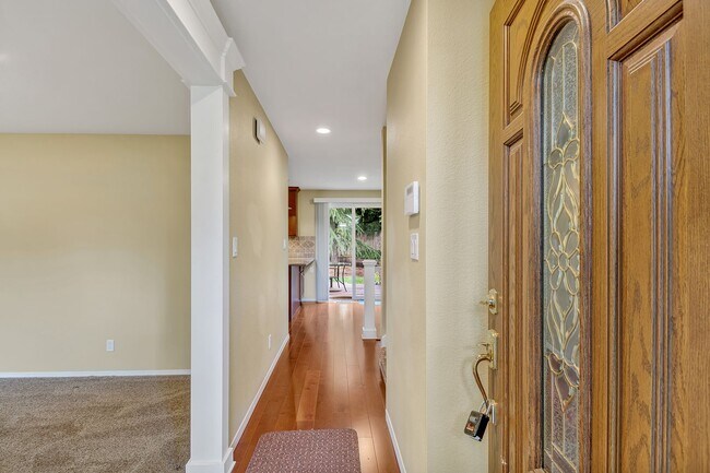 Foto del edificio - Spacious 3 Bedroom Home in Steilacoom