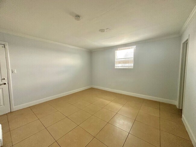 Foto del edificio - 2 Bed 2 Bath Apartment Near Downtown Fort Myers