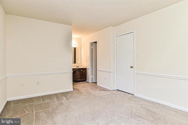 Building Photo - 10205 Scarborough Commons Ct