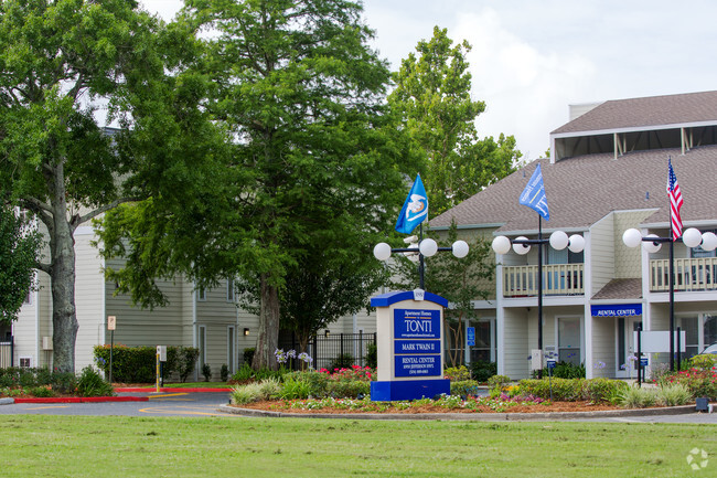 Building Photo - Mark Twain II