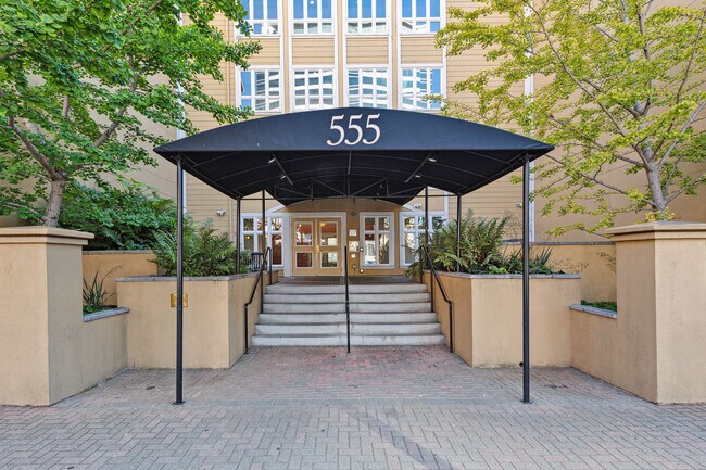 Building Photo - 555 10th St
