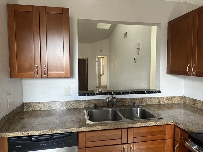 Foto del edificio - 2541 NW 56th Ave