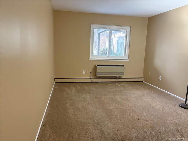 Building Photo - 1 Loudon Dr