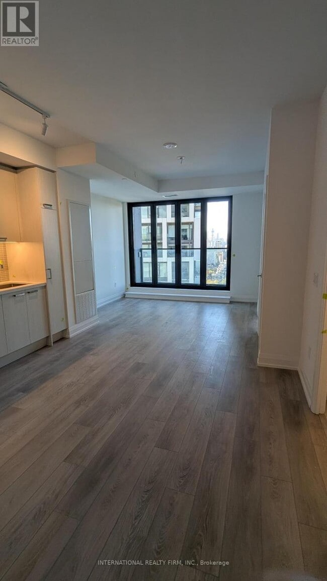 Building Photo - 20 Soudan Ave