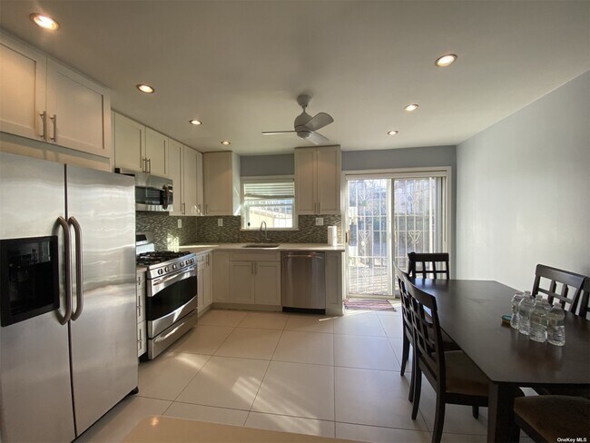 Foto del edificio - 108-50-108-63 63rd Dr